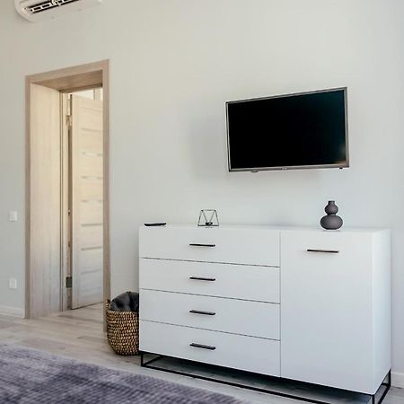 Lara Apartament 2 Apartment Lviv Ngoại thất bức ảnh